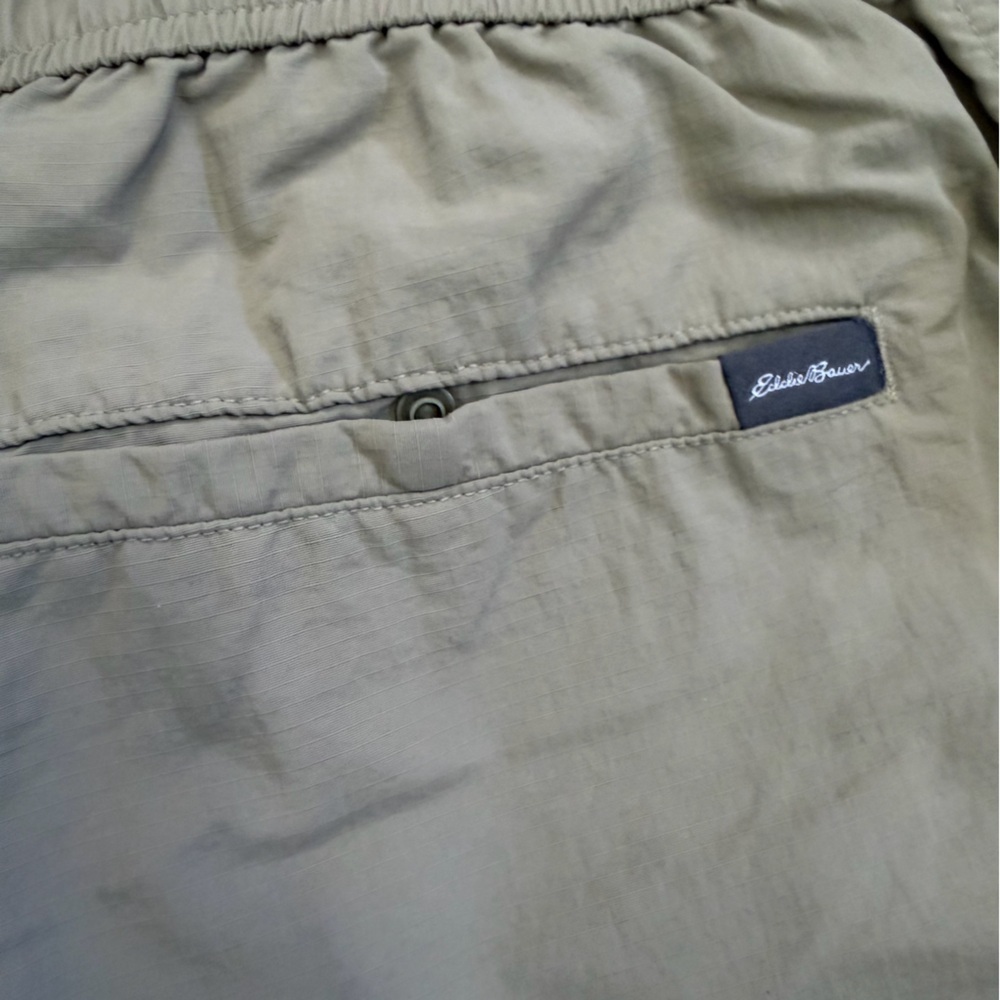 Eddie Bauer Khaki Utility Shorts Size Large - Picture 7 of 10